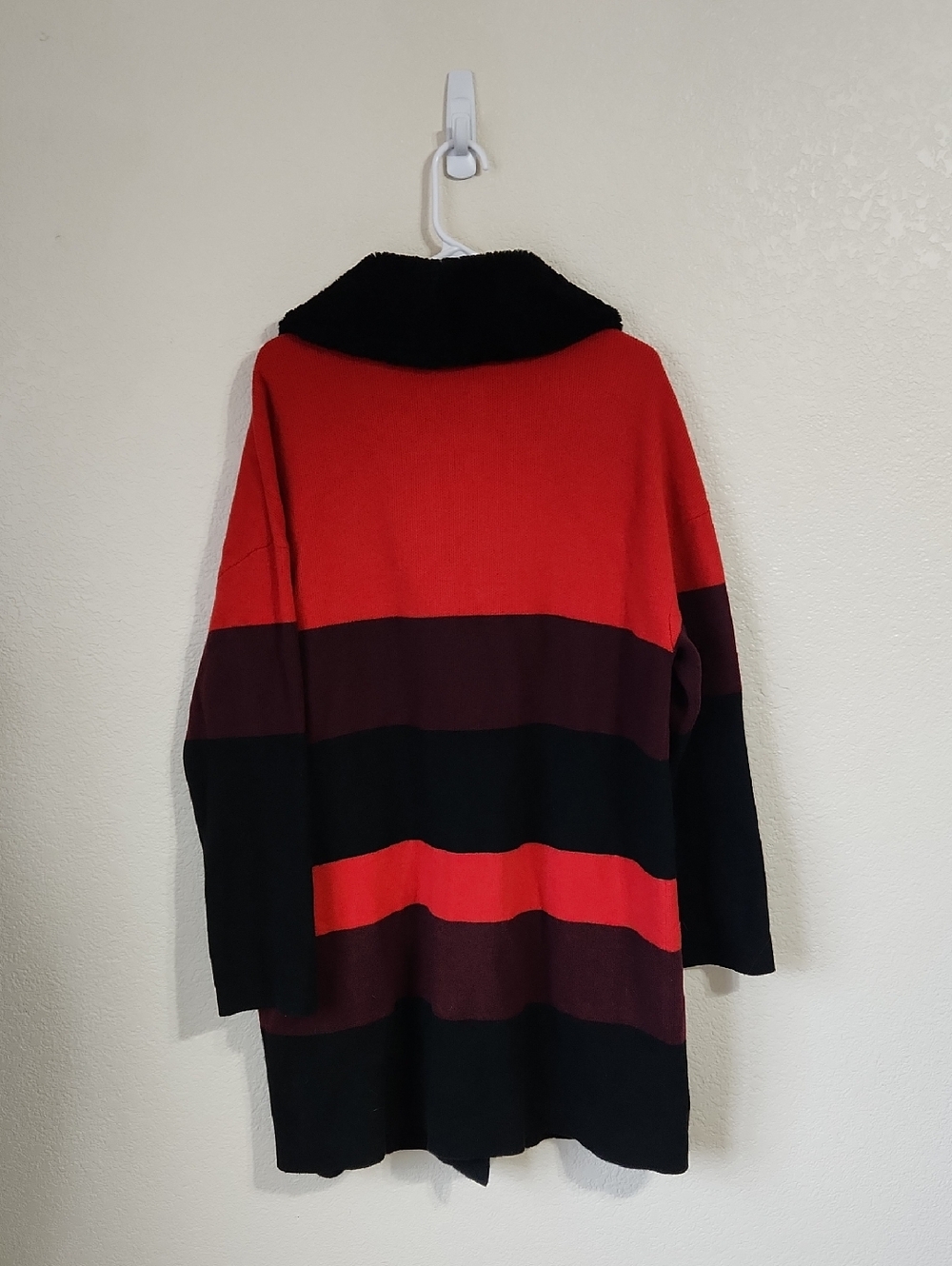 St. John Red/Black Wool Striped Sweater Jacket Fur Collar Size XL - Picture 7 of 13